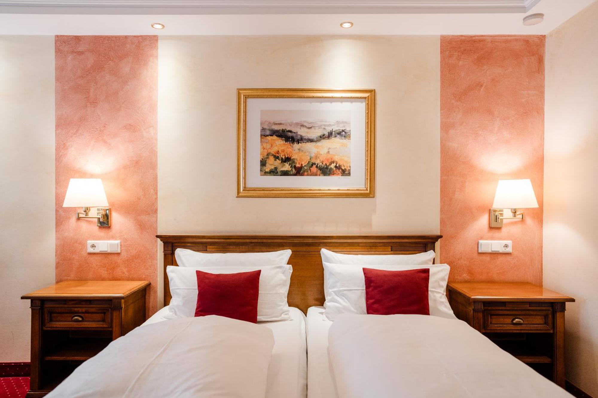 Hotel Antoniushof Ruhstorf an der Rott Екстериор снимка