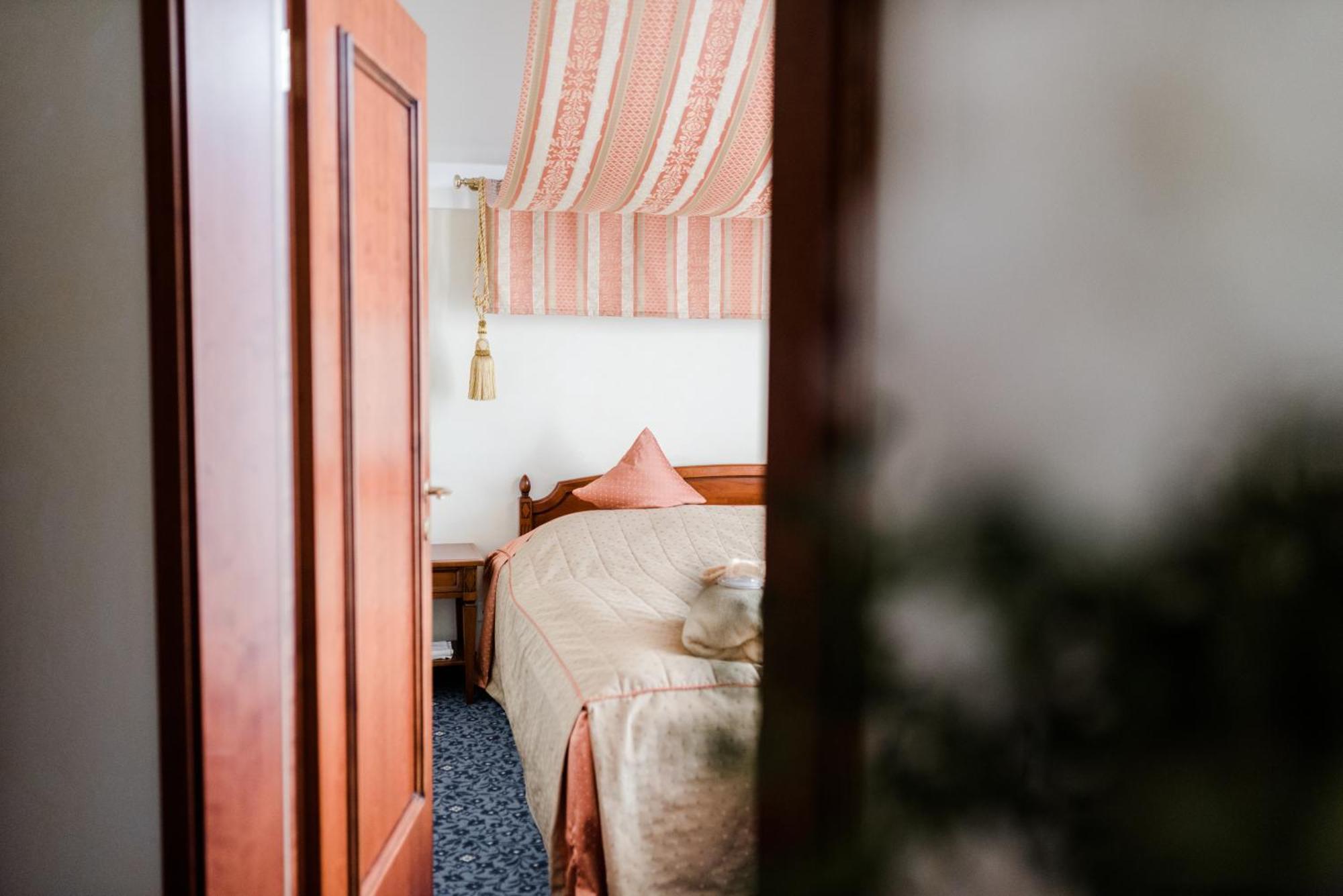 Hotel Antoniushof Ruhstorf an der Rott Стая снимка