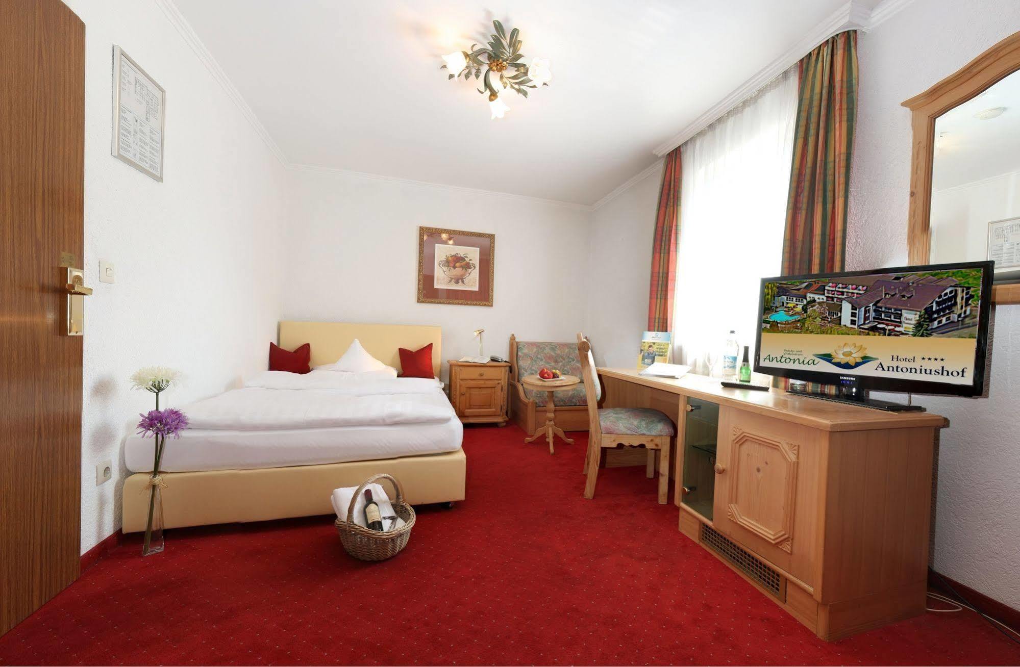 Hotel Antoniushof Ruhstorf an der Rott Екстериор снимка